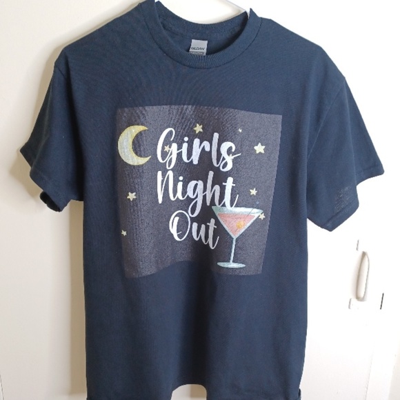 GIRLS NIGHT OUT. A fun tee to wear on the prowl - Picture 6 of 12